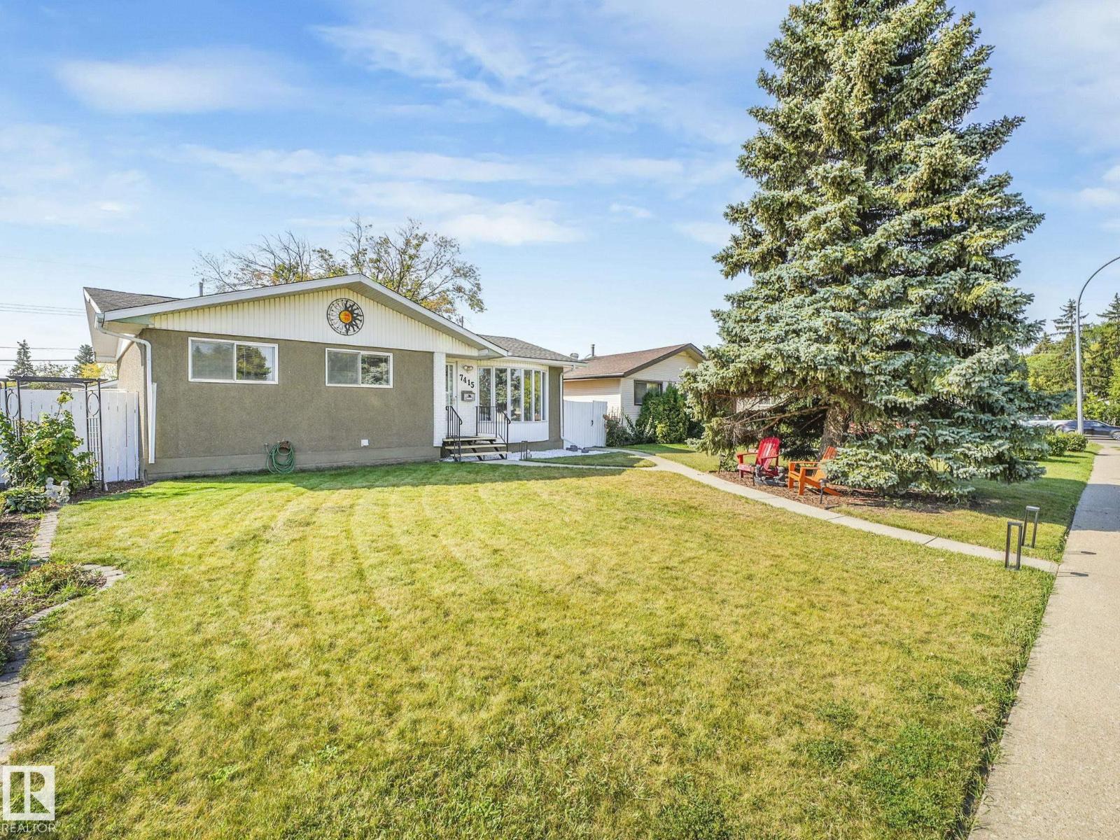 Photo 10 of 7415 84 Av Nw, Edmonton AB