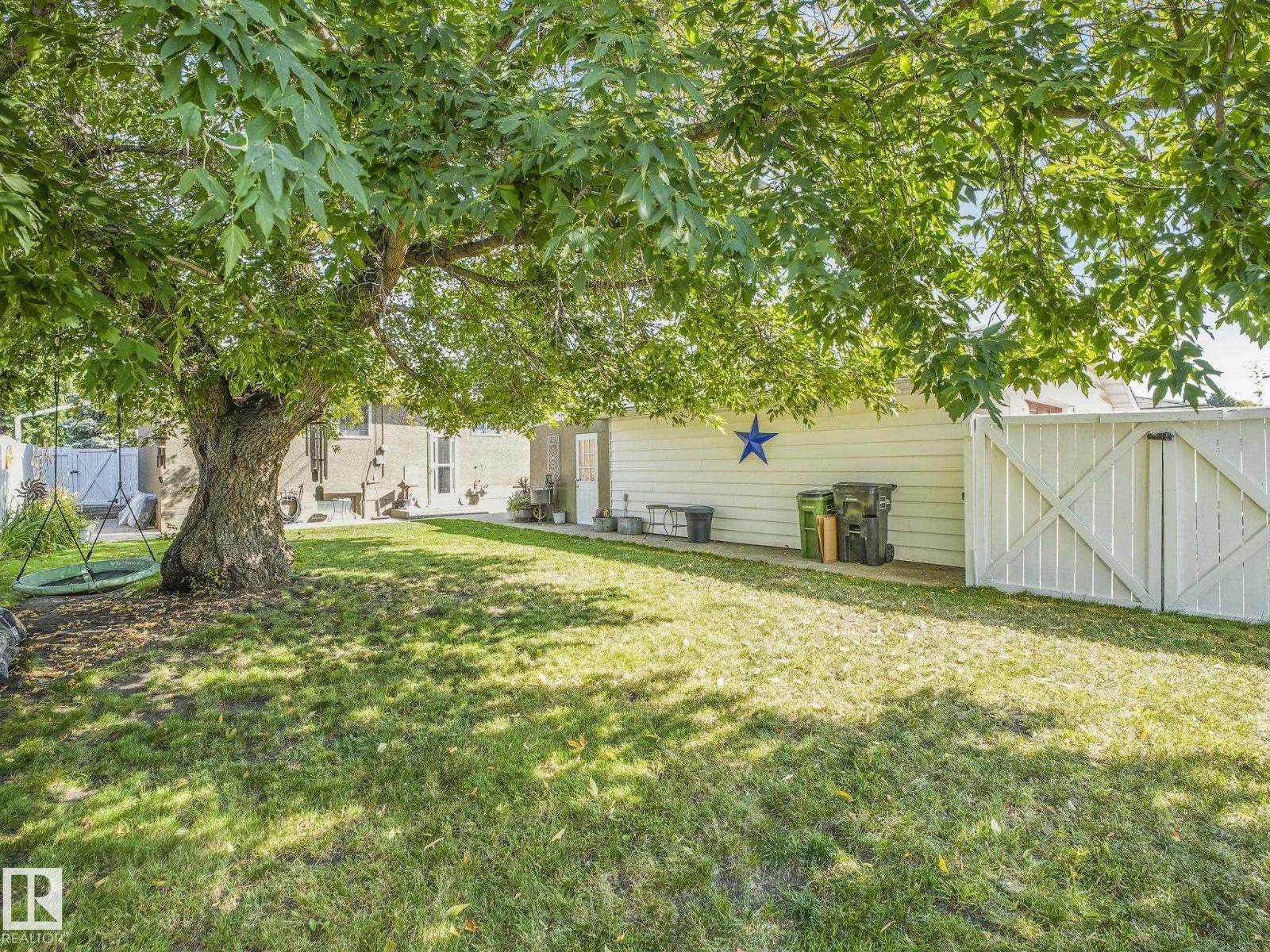 Photo 20 of 7415 84 Av Nw, Edmonton AB