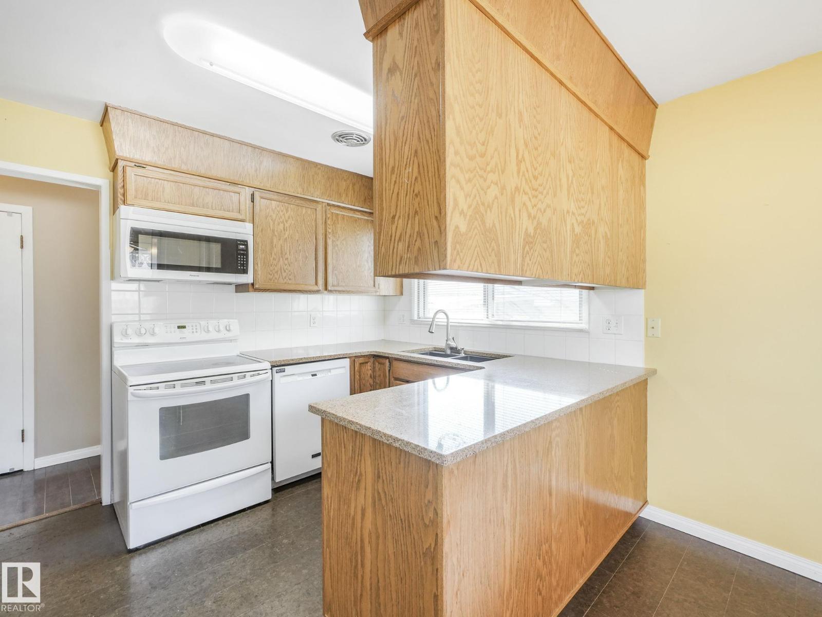 Photo 31 of 7415 84 Av Nw, Edmonton AB
