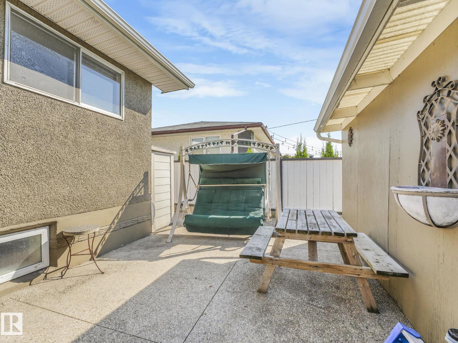 Photo 15 of 7415 84 Av Nw, Edmonton AB