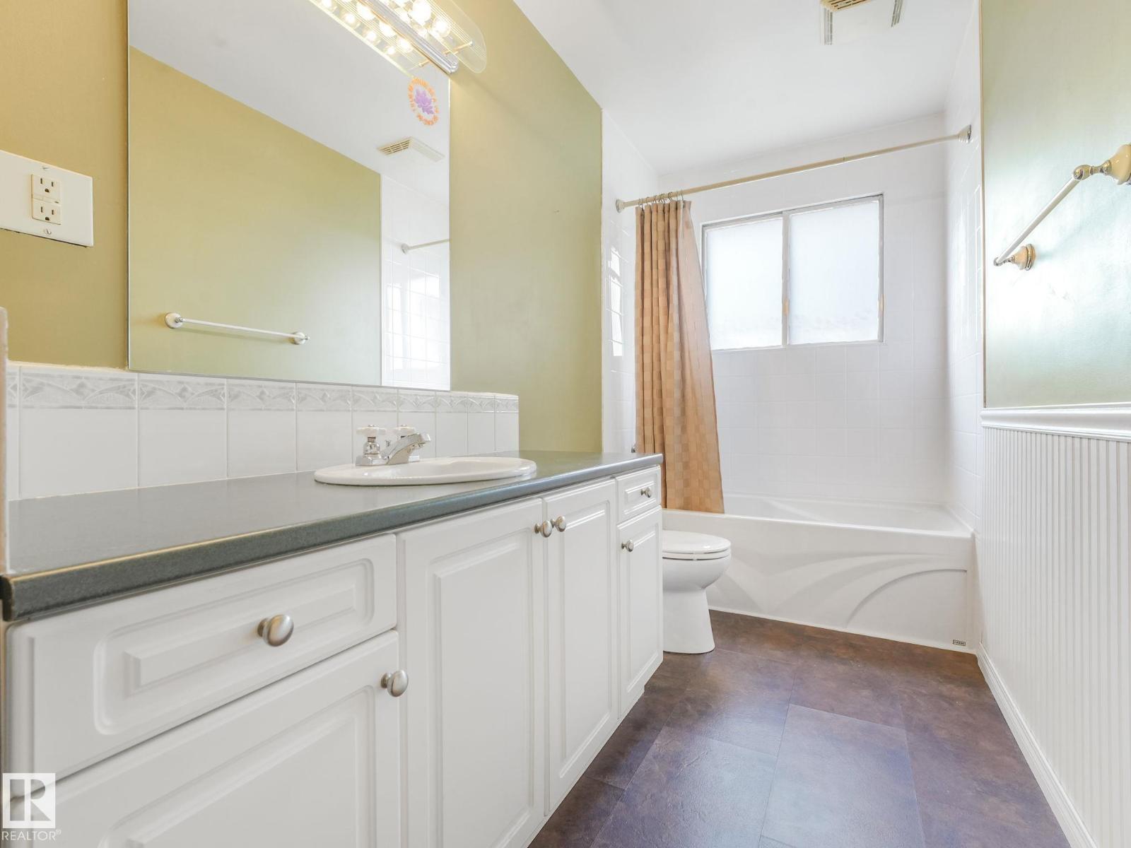 Photo 37 of 7415 84 Av Nw, Edmonton AB