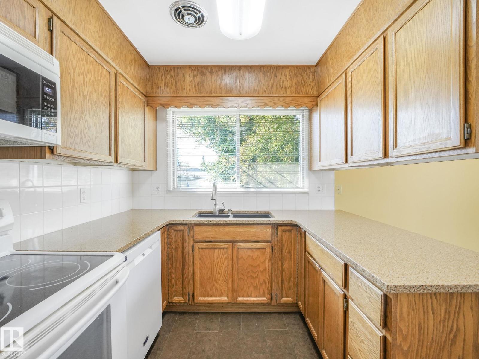 Photo 32 of 7415 84 Av Nw, Edmonton AB