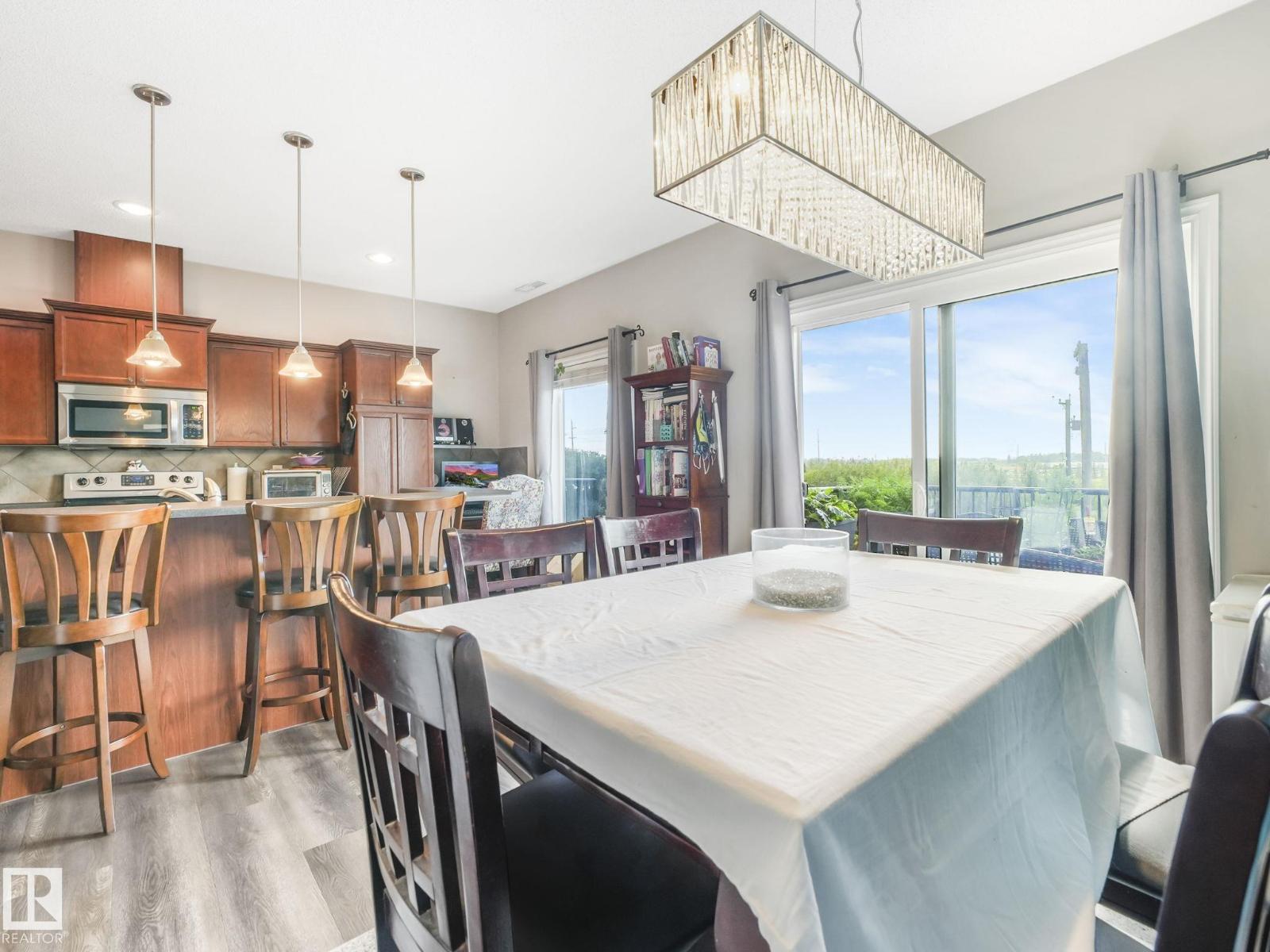 Photo 6 of 94 13825 155 Av Nw, Edmonton AB