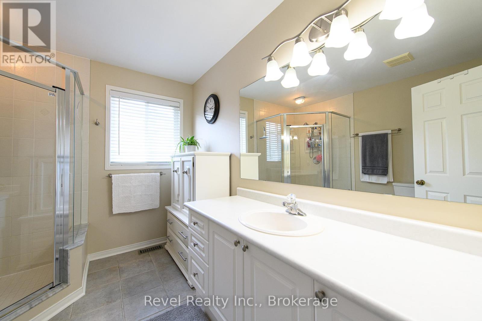 Photo 13 of 30 Cranberry Heights, Wasaga Beach ON