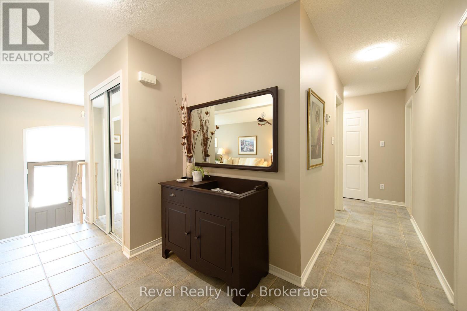 Photo 8 of 30 Cranberry Heights, Wasaga Beach ON
