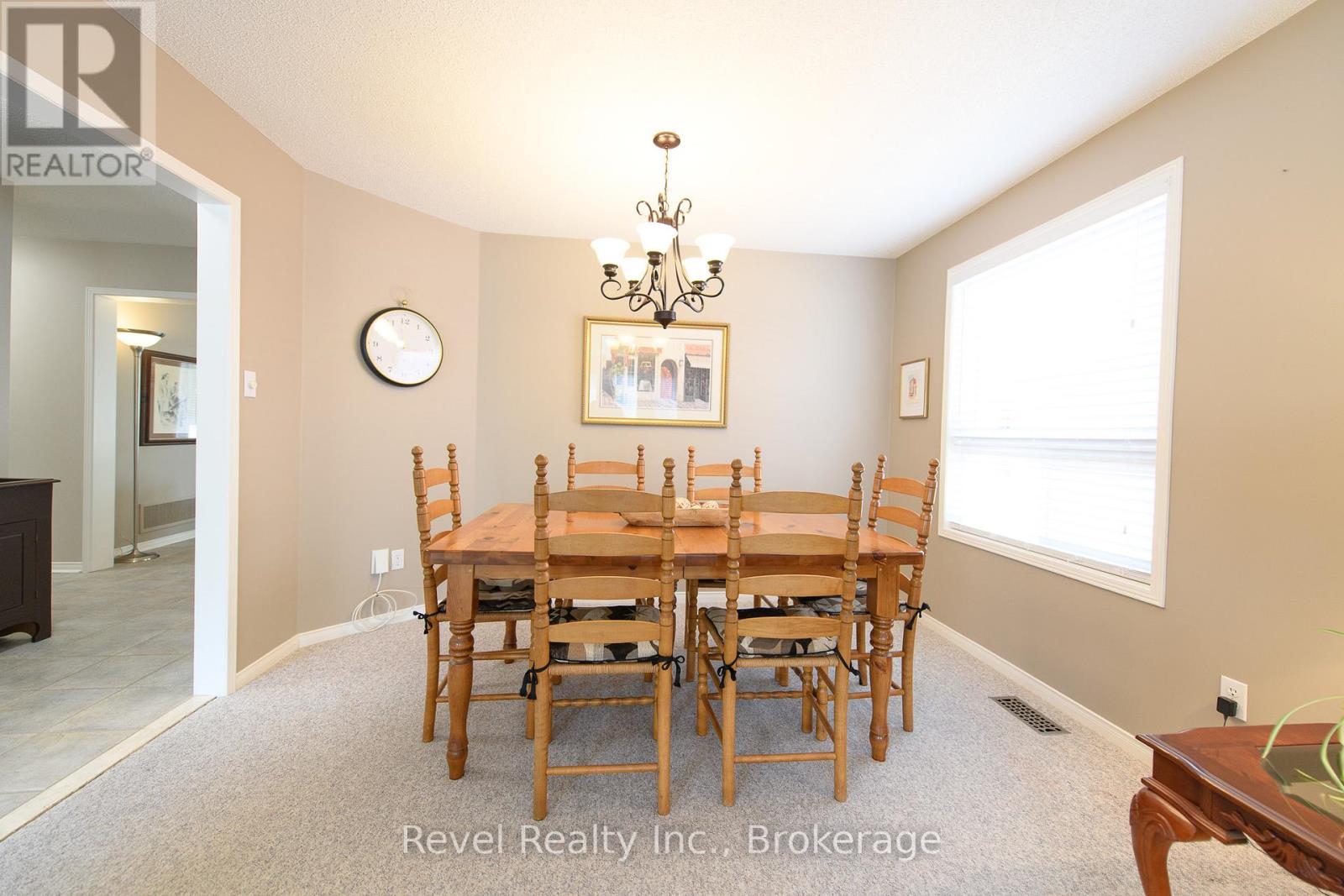 Photo 5 of 30 Cranberry Heights, Wasaga Beach ON