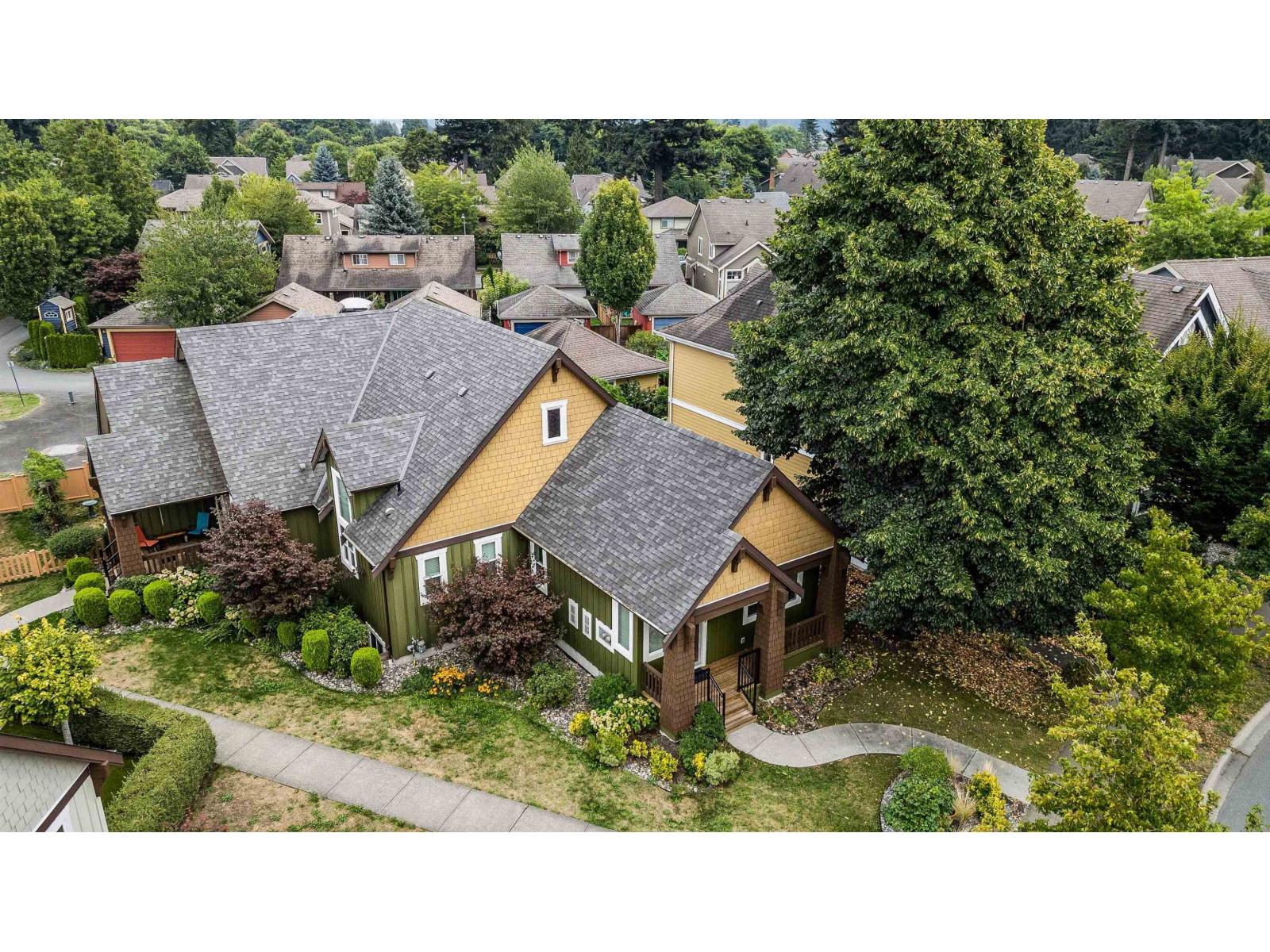 Photo 34 of 2 5882 Cowichan Street Garrison Crossing, Chilliwack BC