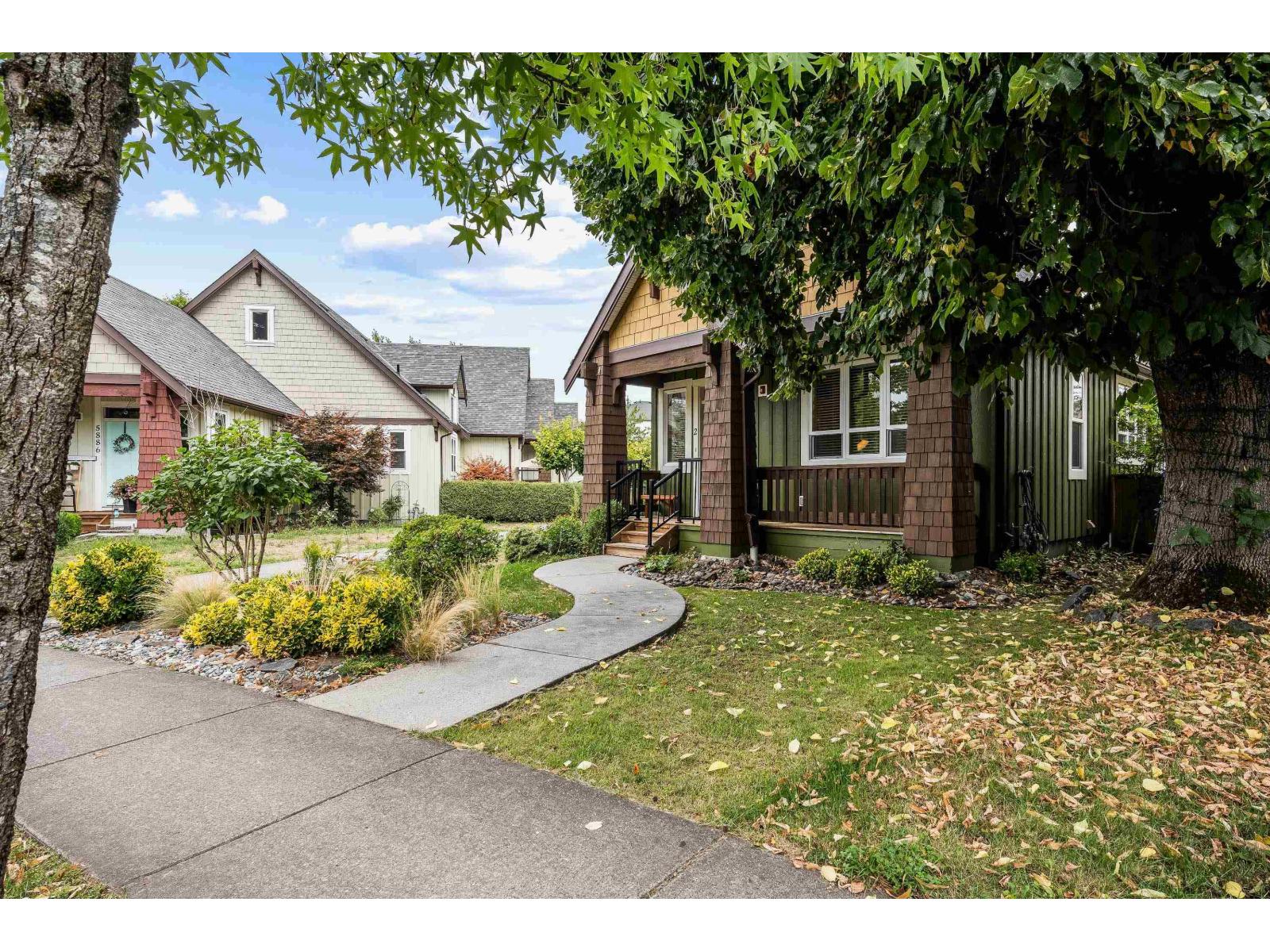 Photo 17 of 2 5882 Cowichan Street Garrison Crossing, Chilliwack BC