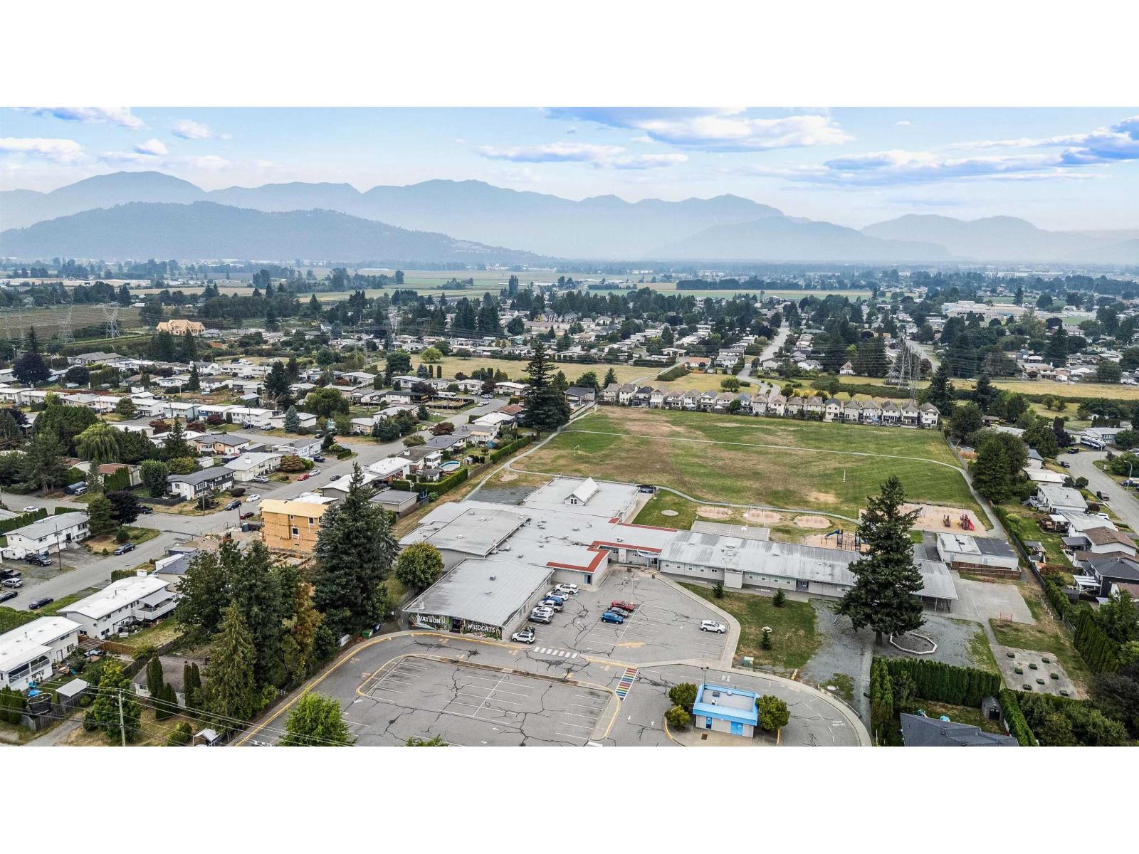 Photo 39 of 2 5882 Cowichan Street Garrison Crossing, Chilliwack BC