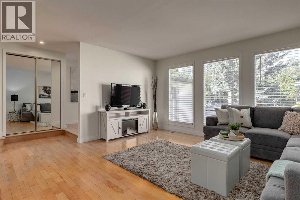 Single Family House 4 Level for Sale in  Brabourne Rise SW Braeside Calgary 