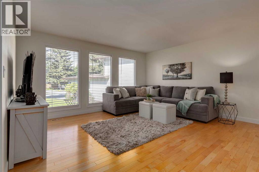 Single Family House 4 Level for Sale in  Brabourne Rise SW Braeside Calgary 