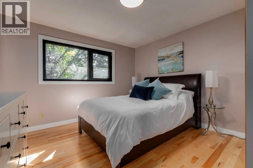Single Family House 4 Level for Sale in  Brabourne Rise SW Braeside Calgary 