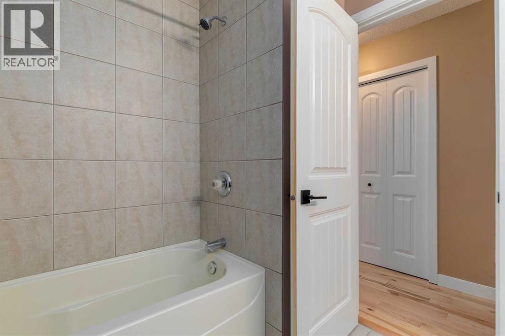 Single Family House 4 Level for Sale in  Brabourne Rise SW Braeside Calgary 