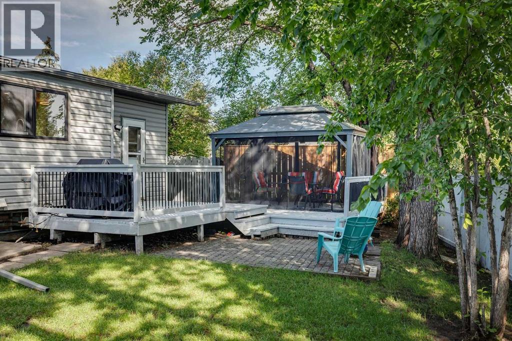 Single Family House 4 Level for Sale in  Brabourne Rise SW Braeside Calgary 