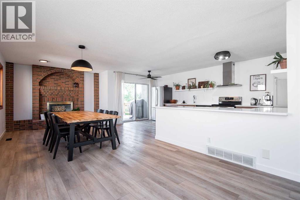 Photo 16 of 21 Gilbert Crescent, Red Deer AB