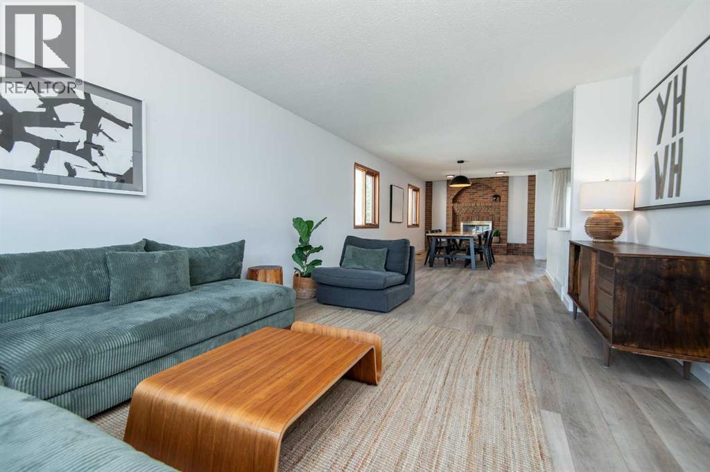 Photo 11 of 21 Gilbert Crescent, Red Deer AB