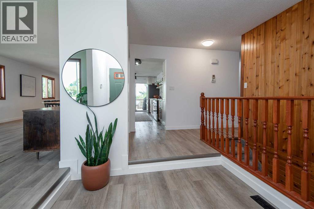 Photo 9 of 21 Gilbert Crescent, Red Deer AB