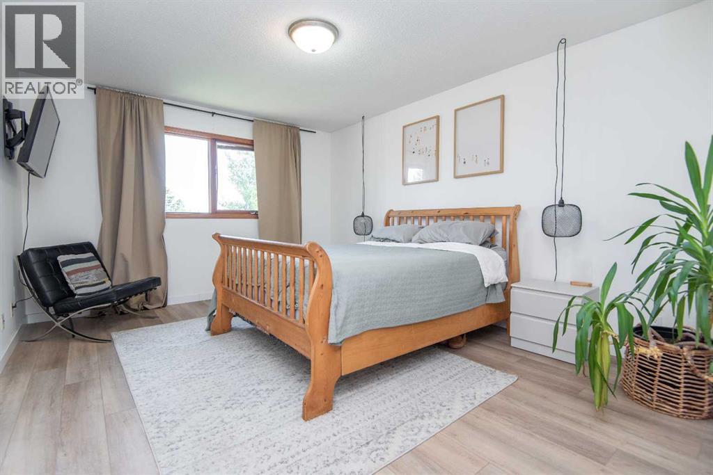 Photo 23 of 21 Gilbert Crescent, Red Deer AB
