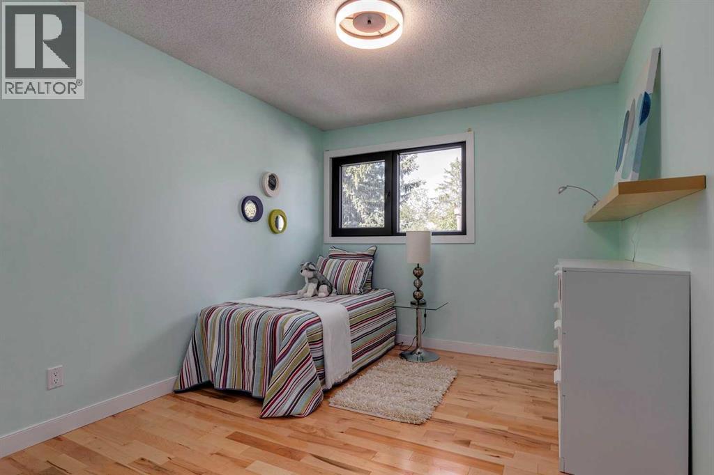Single Family House 4 Level for Sale in  Brabourne Rise SW Braeside Calgary 