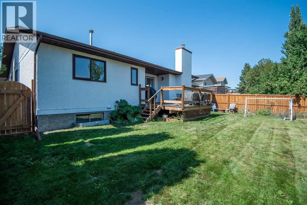 Photo 4 of 21 Gilbert Crescent, Red Deer AB