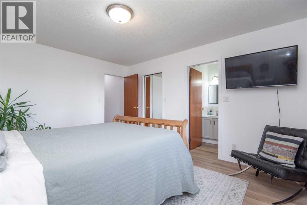 Photo 25 of 21 Gilbert Crescent, Red Deer AB