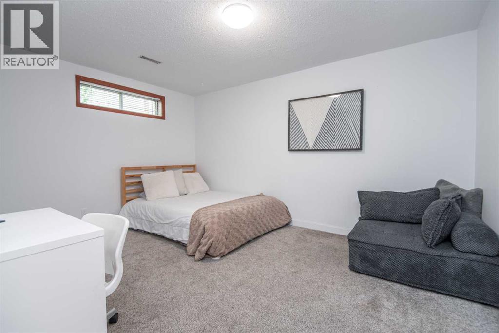 Photo 36 of 21 Gilbert Crescent, Red Deer AB