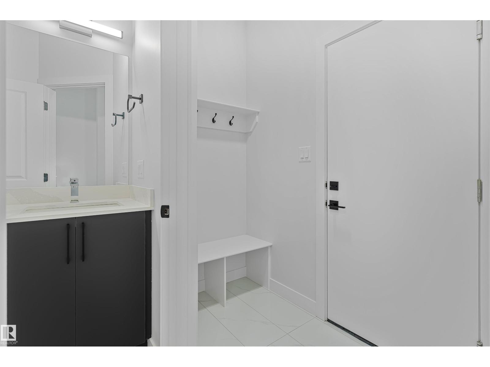 Photo 2 of 215 24 St Sw, Edmonton AB