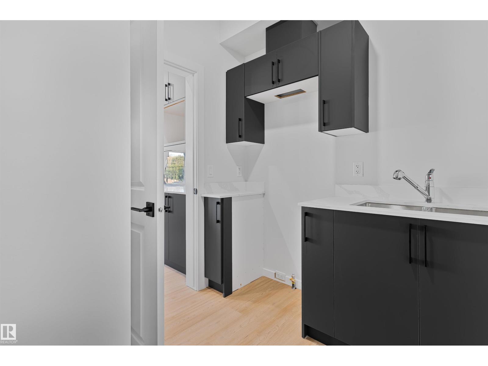 Photo 17 of 215 24 St Sw, Edmonton AB