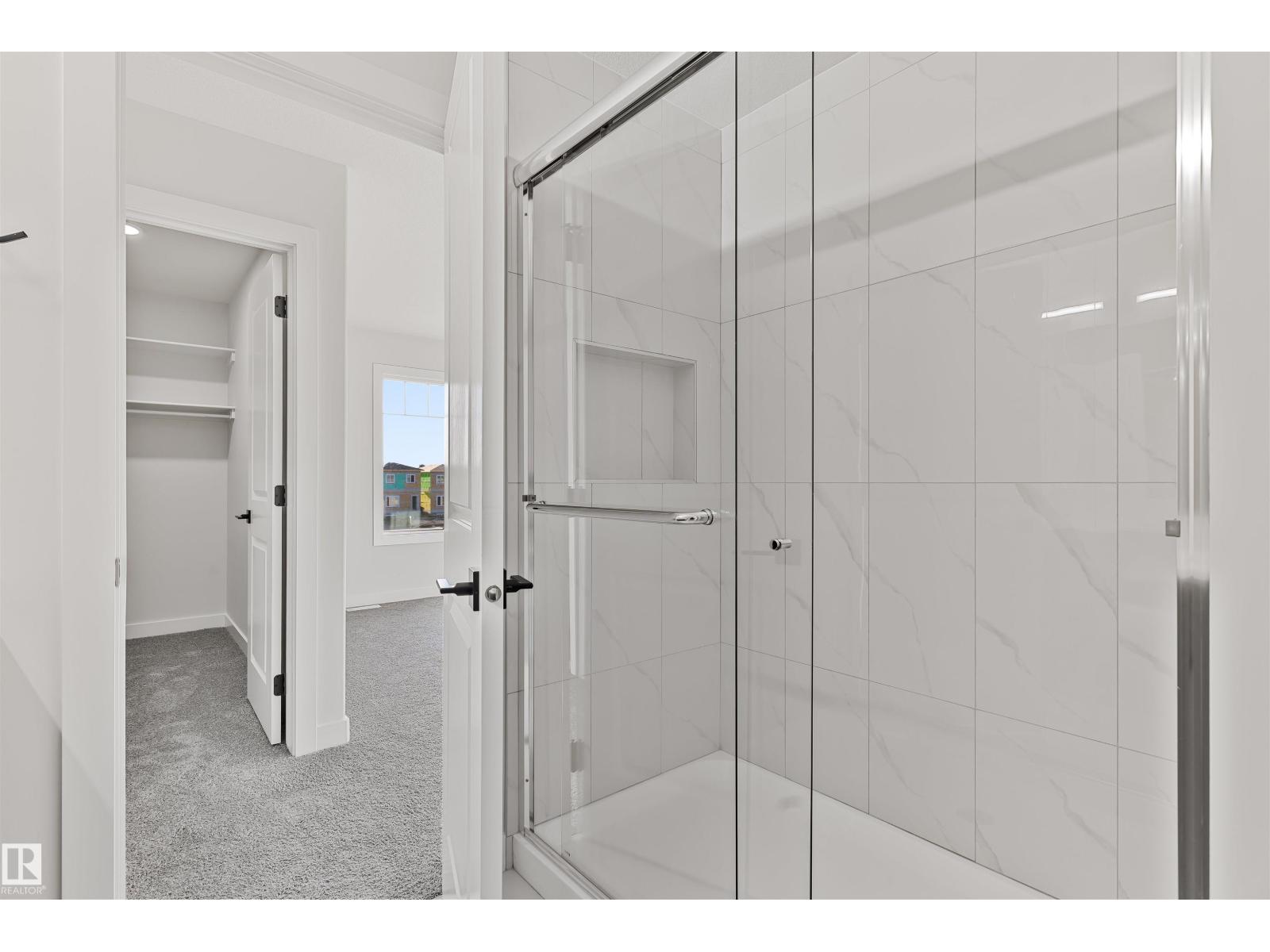 Photo 5 of 215 24 St Sw, Edmonton AB