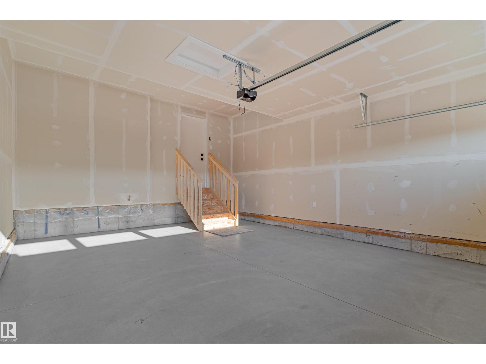 Photo 8 of 215 24 St Sw, Edmonton AB