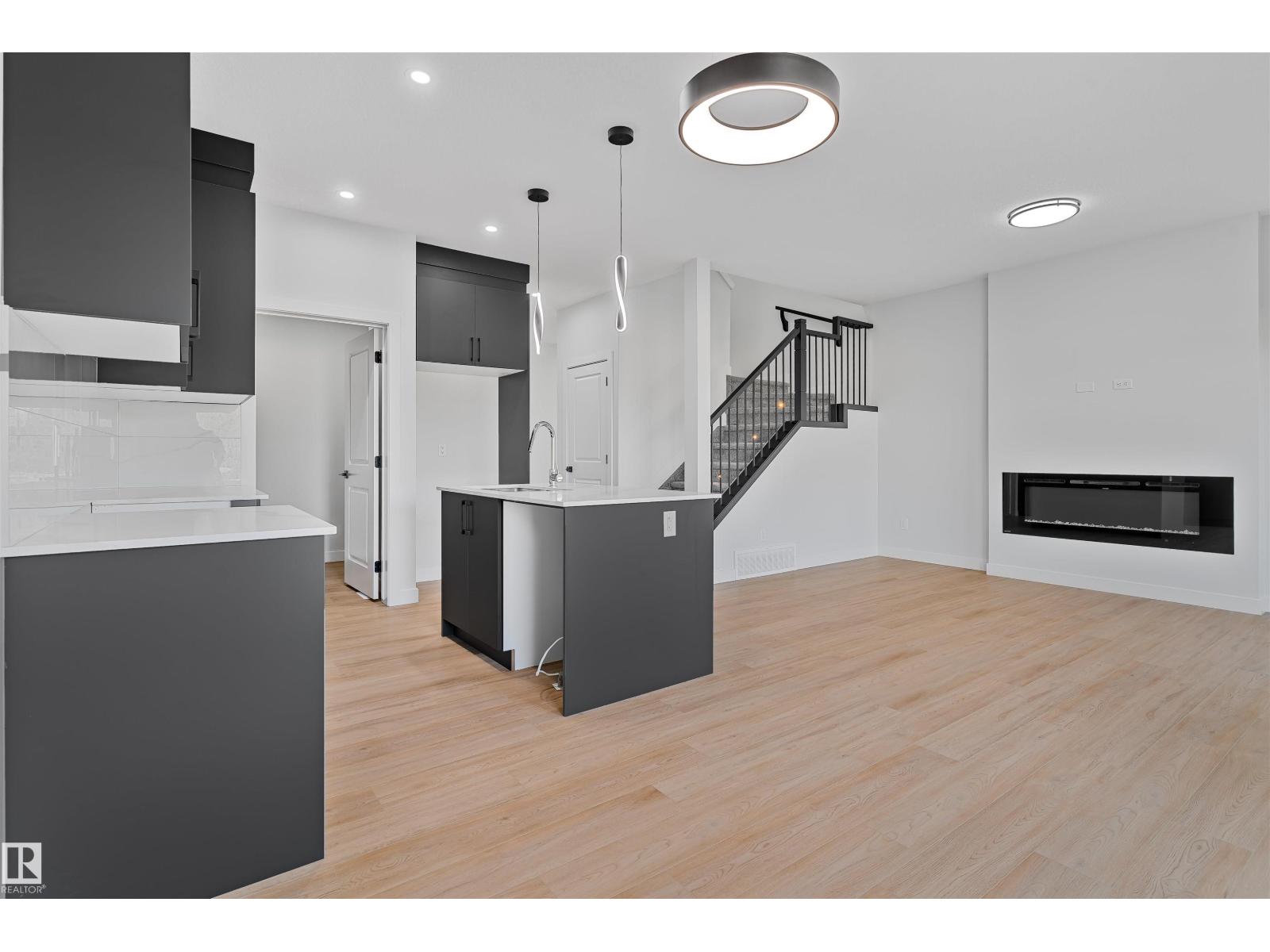 Photo 20 of 215 24 St Sw, Edmonton AB