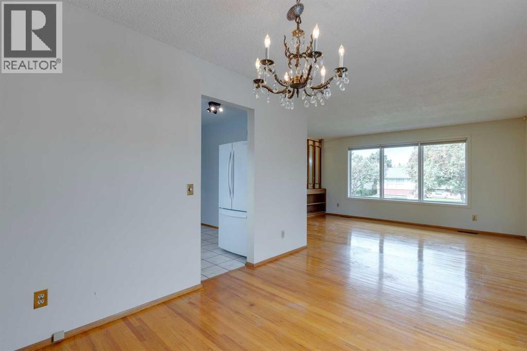 Photo 22 of 27 Pensacola Close Se, Calgary AB