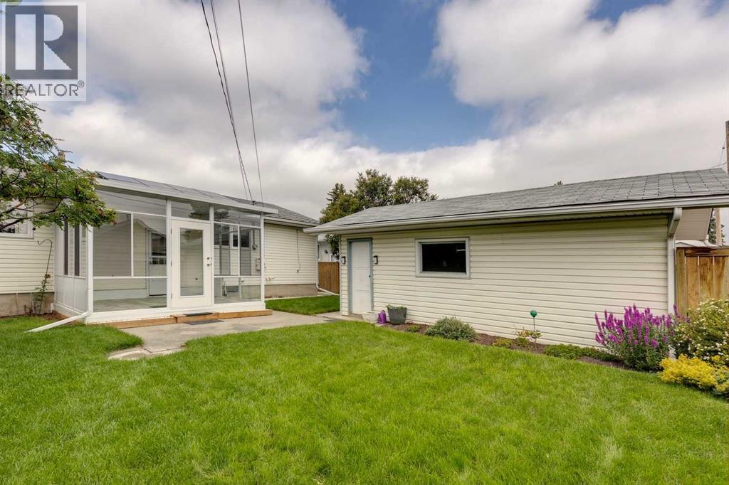Photo 17 of 27 Pensacola Close Se, Calgary AB