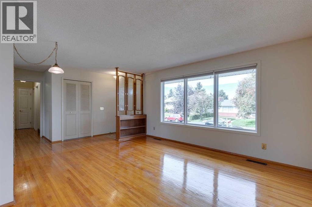 Photo 21 of 27 Pensacola Close Se, Calgary AB