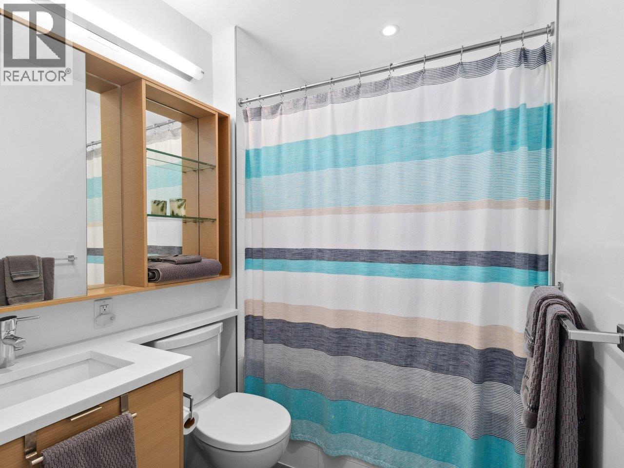 Photo 14 of 208 2528 Collingwood Street, Vancouver BC
