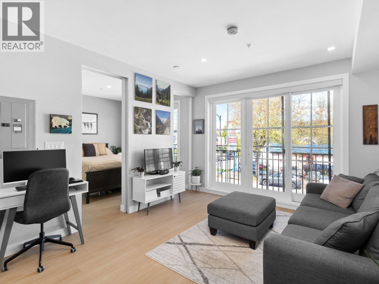 Photo 6 of 208 2528 Collingwood Street, Vancouver BC