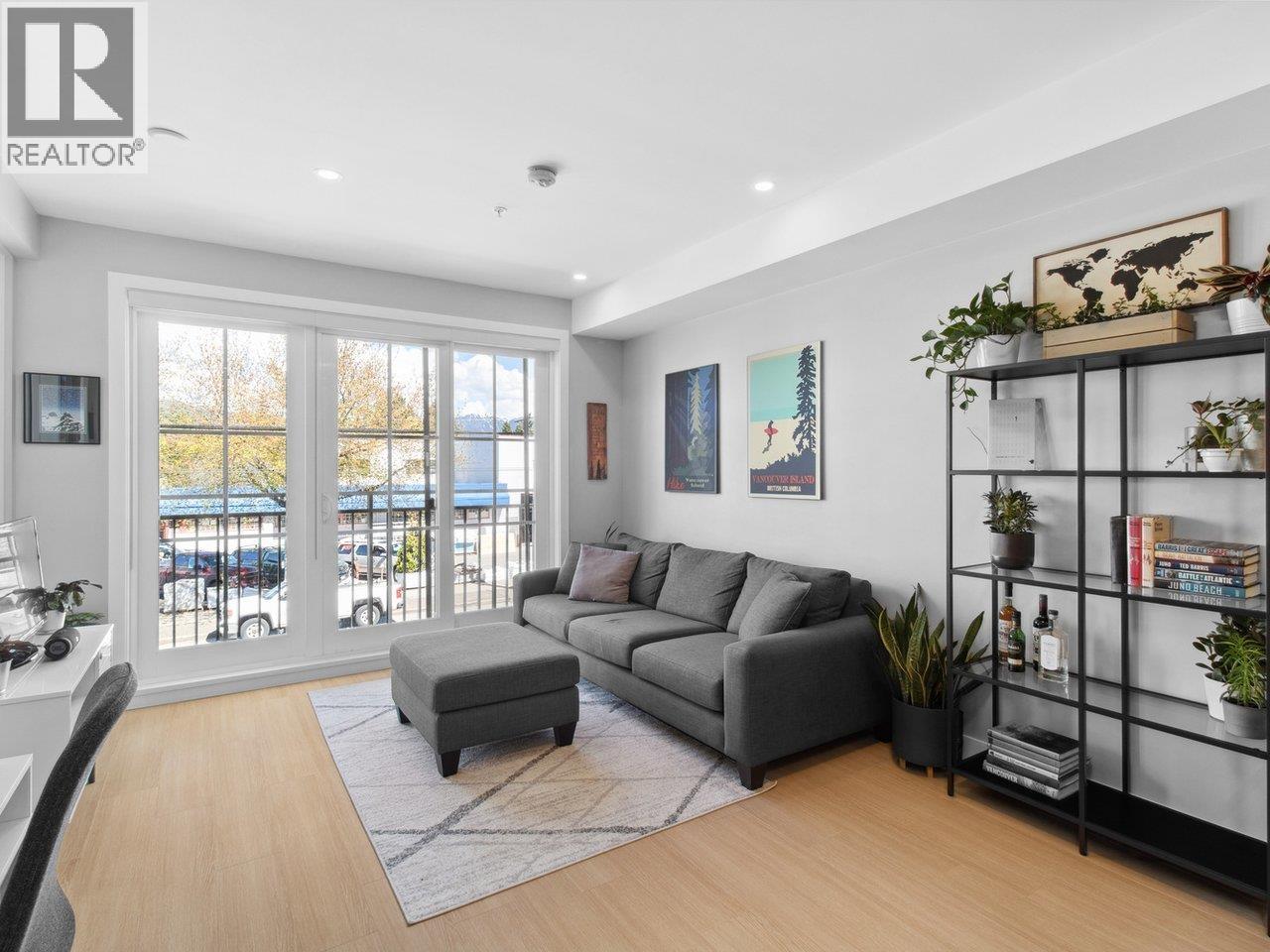 Photo 5 of 208 2528 Collingwood Street, Vancouver BC