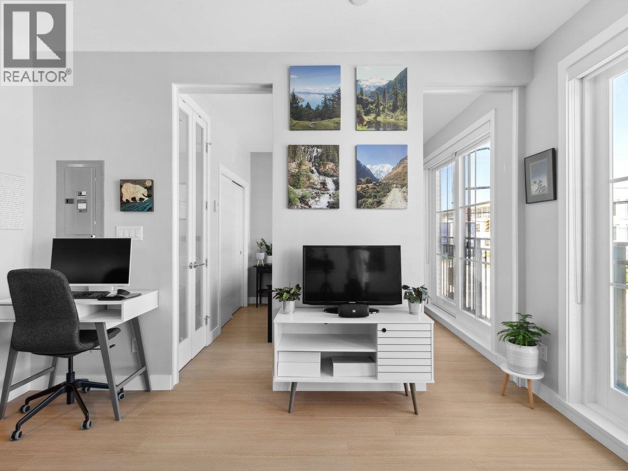 Photo 7 of 208 2528 Collingwood Street, Vancouver BC