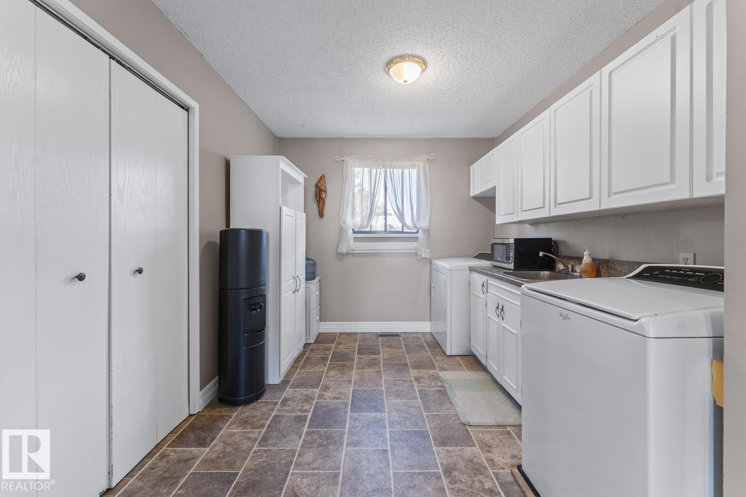 #25 46302 TWP RD 611 - 12