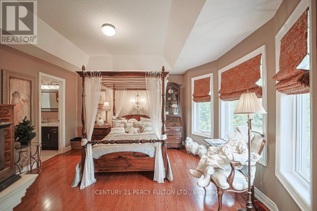 Photo 10 of 159 Ridge Way, New Tecumseth ON