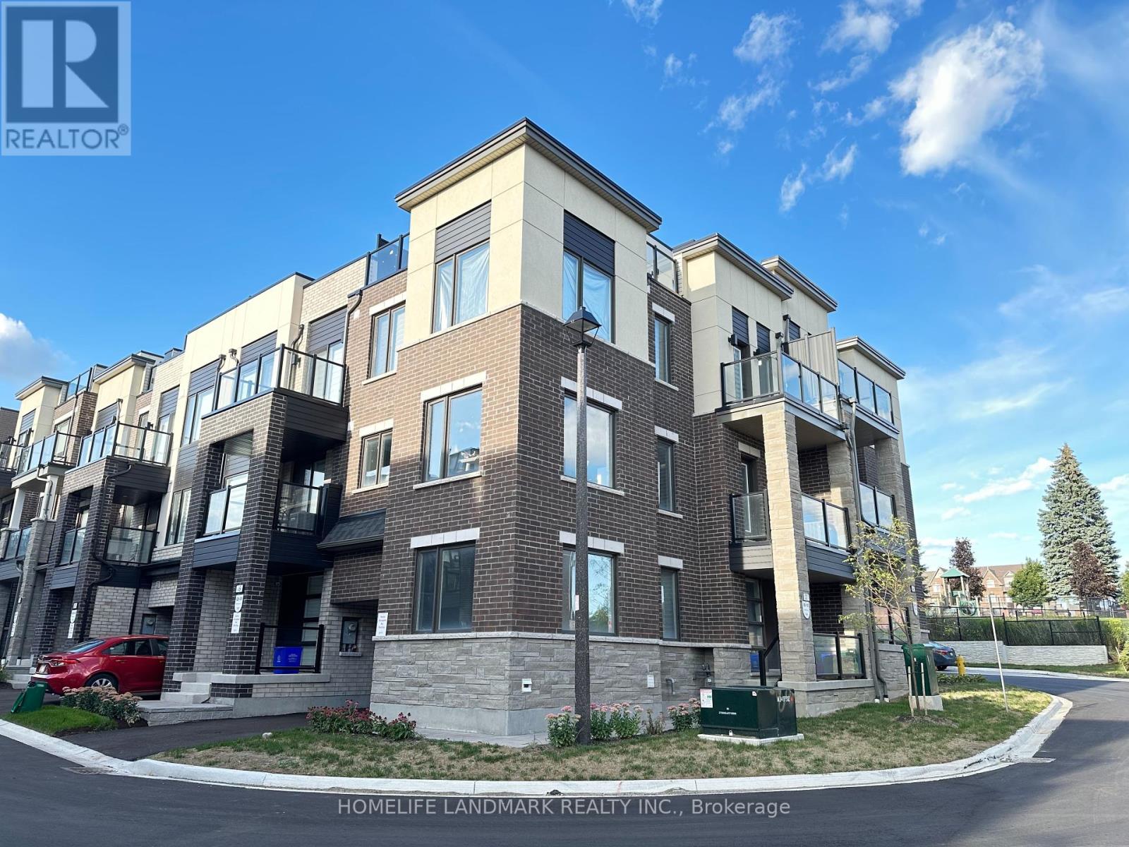 Photo 17 of 21 Gothenburg Lane, Markham ON