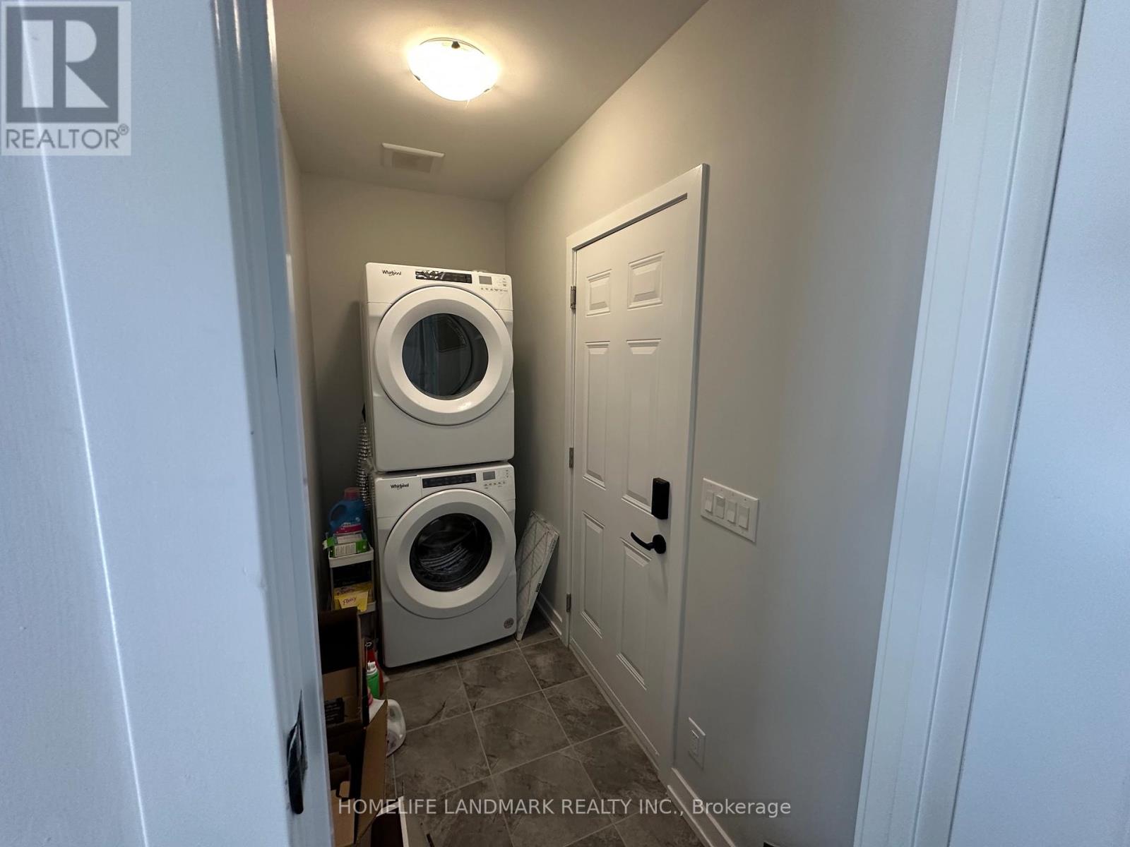 Photo 5 of 21 Gothenburg Lane, Markham ON