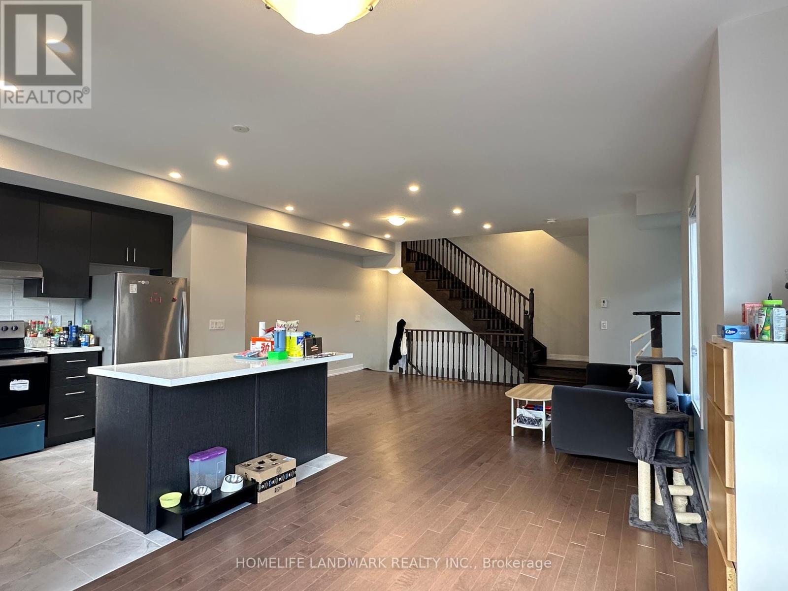 Photo 23 of 21 Gothenburg Lane, Markham ON