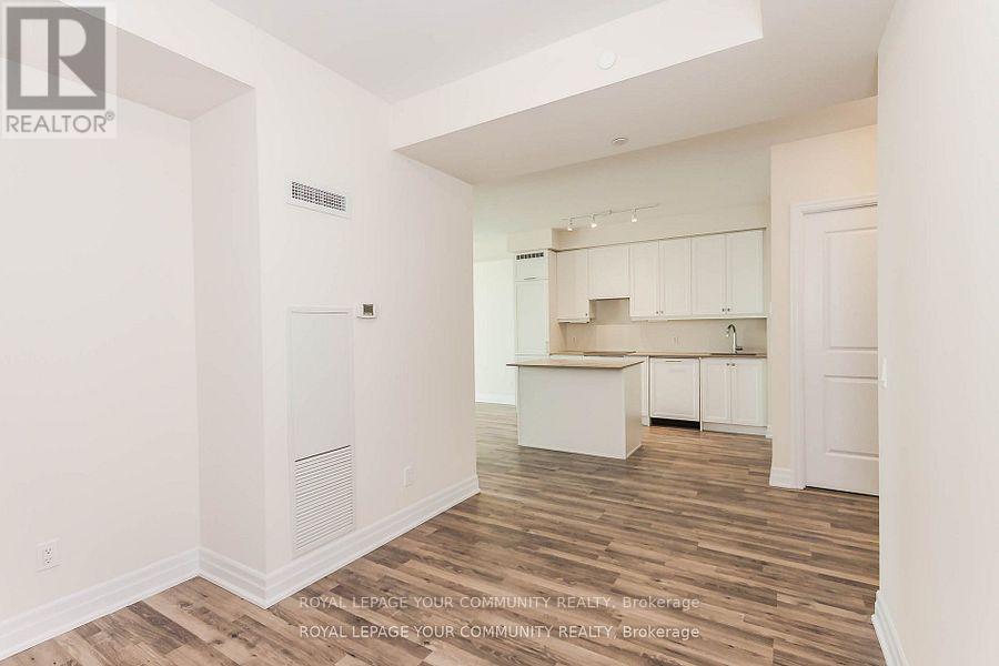Photo 3 of 1605 9075 Jane Street, Vaughan ON