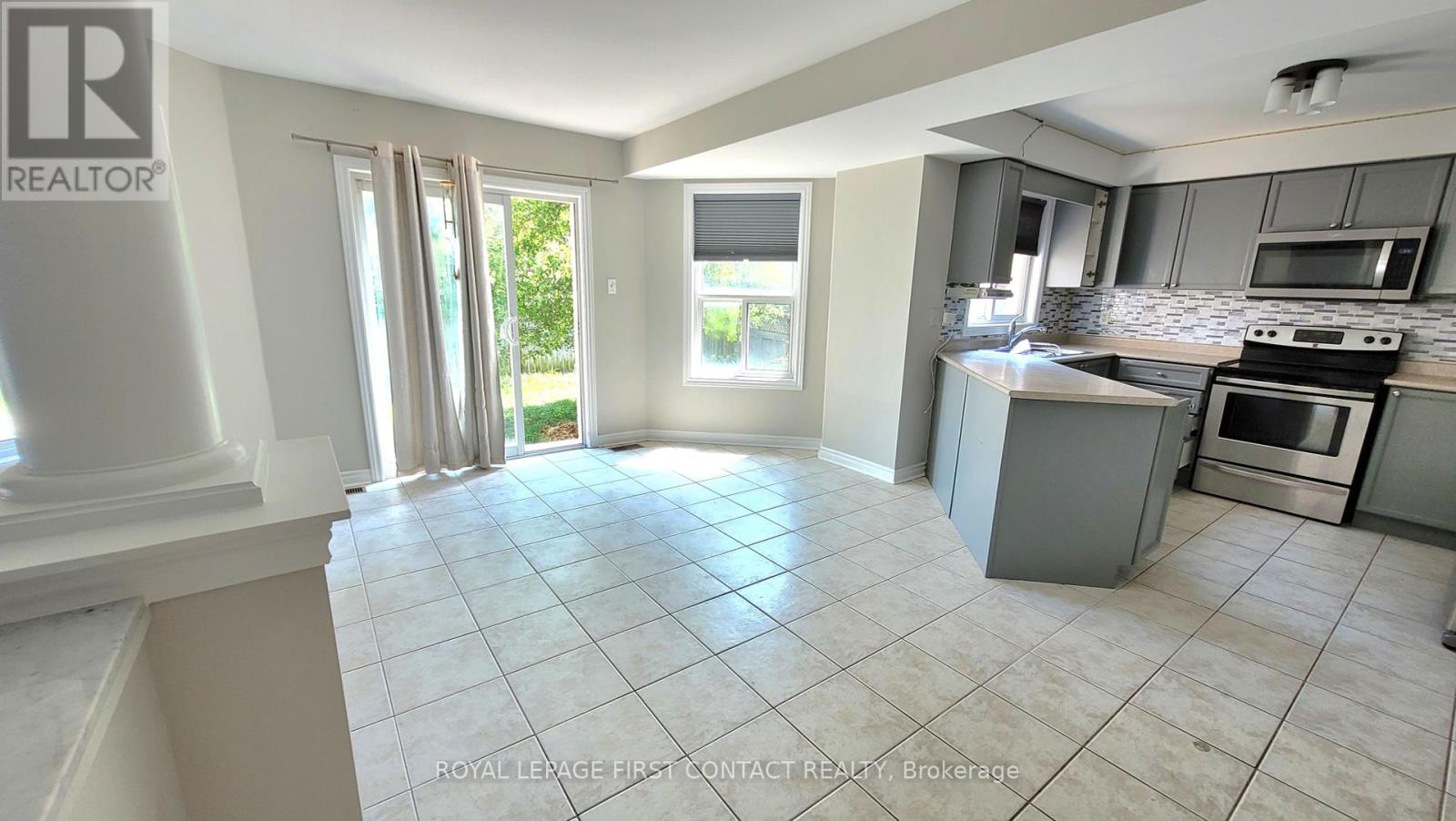 Photo 7 of 51 Stephanie Lane, Barrie ON
