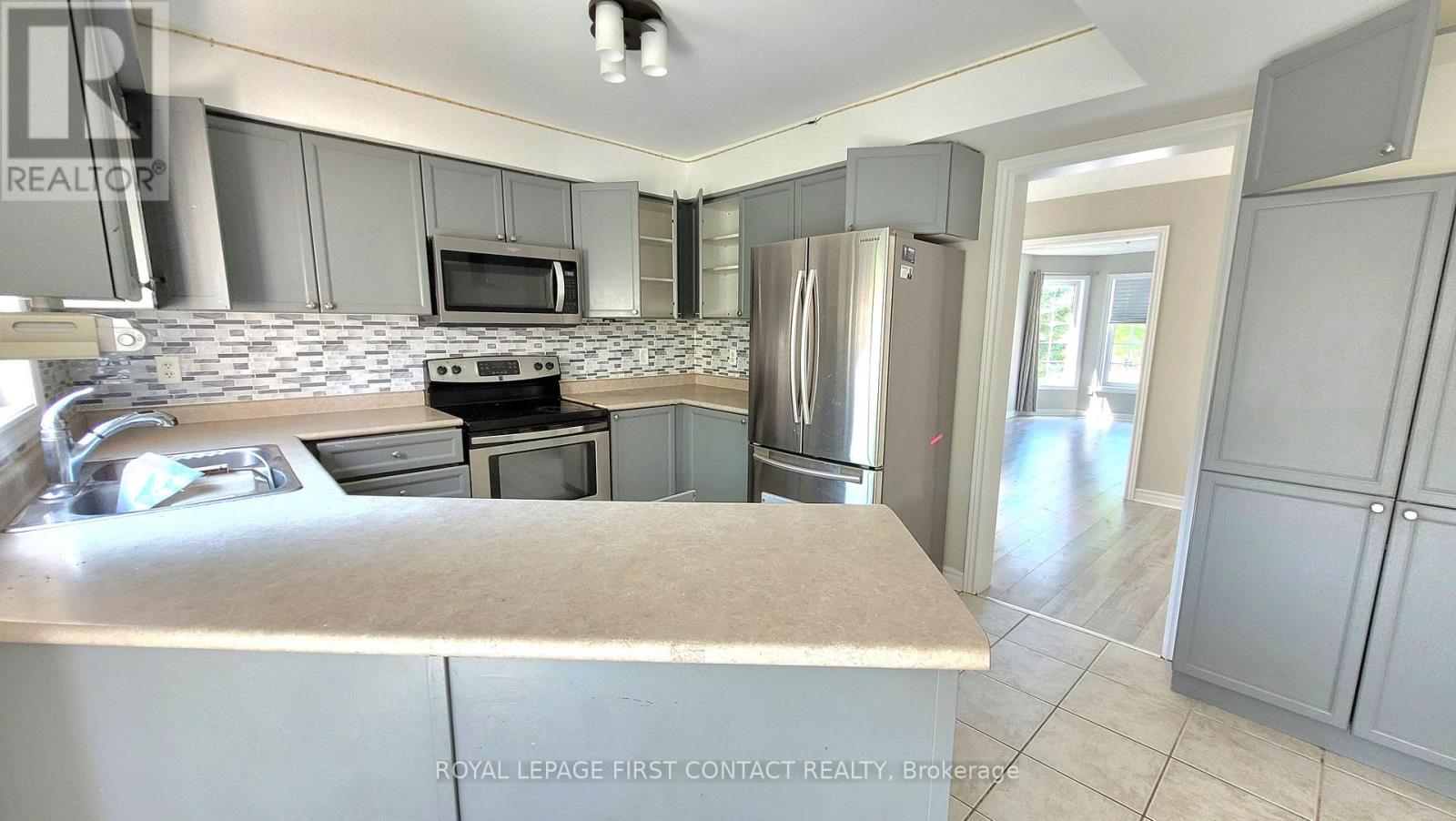 Photo 14 of 51 Stephanie Lane, Barrie ON