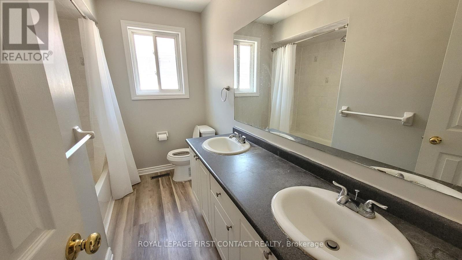 Photo 3 of 51 Stephanie Lane, Barrie ON