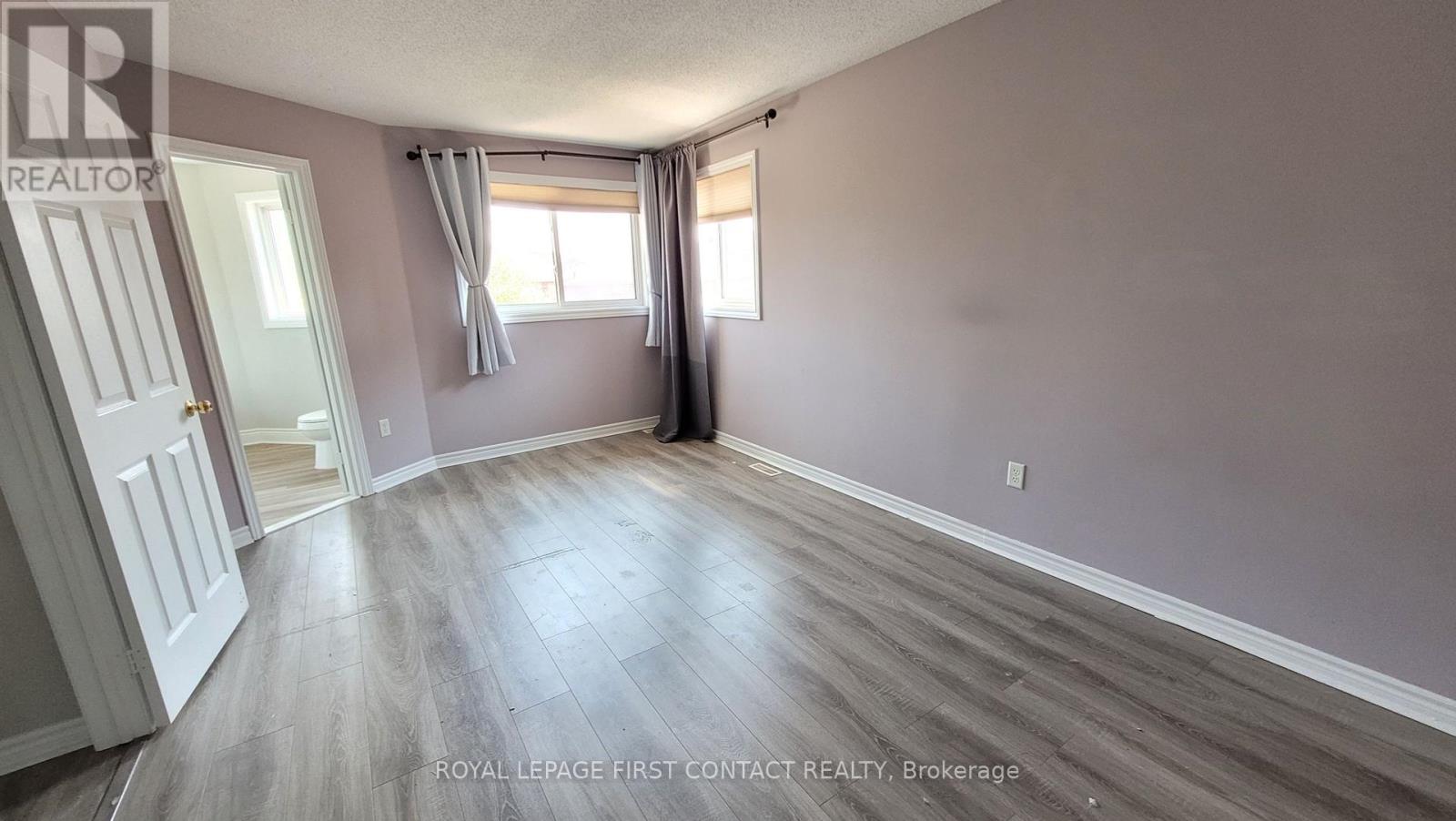 Photo 12 of 51 Stephanie Lane, Barrie ON