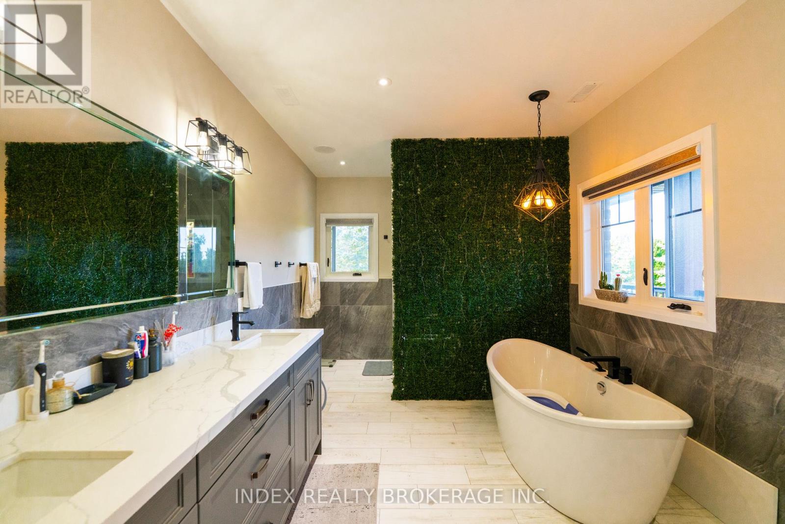 Photo 17 of 20 Glassford Court, Caledon ON