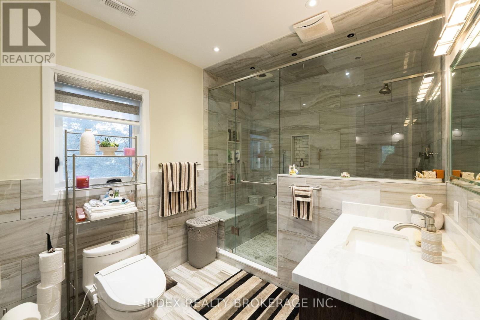 Photo 31 of 20 Glassford Court, Caledon ON
